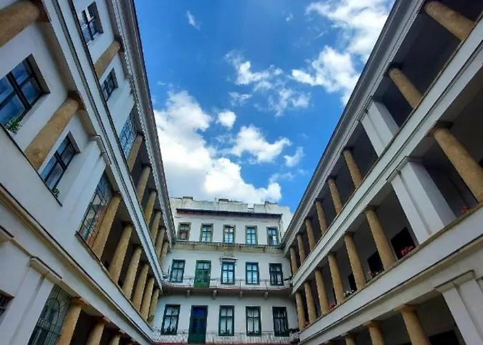 Center Terrace
